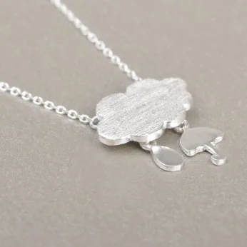 Ромашки милая стильная новым изображением тучи и дождевых капель чистое 925 пробы