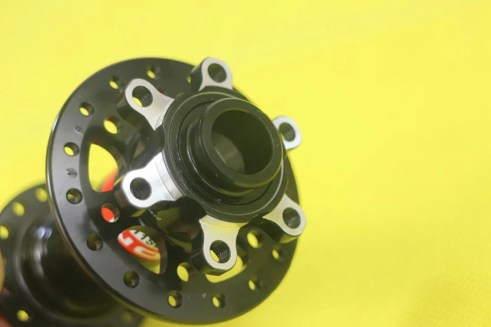 Novatec D791SB B15 boost disc передний концентратор O.L.D. 110 мм x 15 через ось 32 отверстия черный