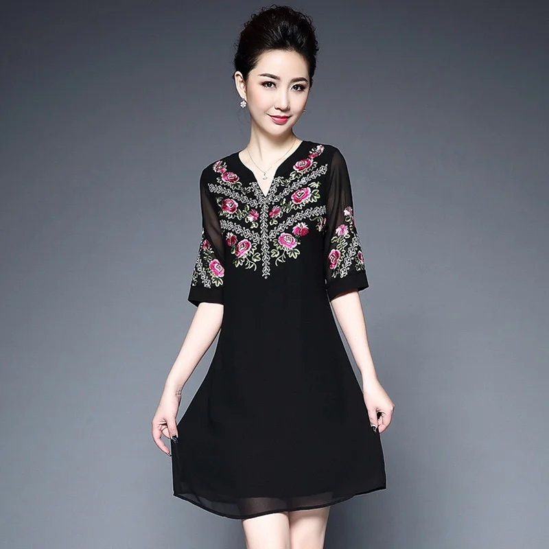 Свадебное платье для крестной матери шифоновое трапециевидной формы с вышивкой