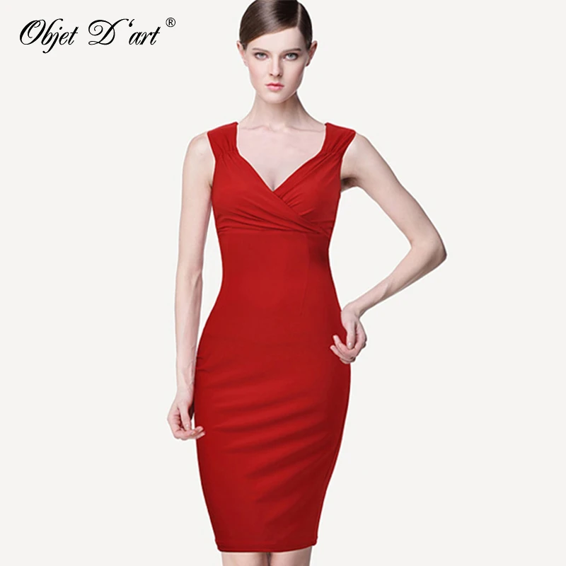 Облегающее элегантное женское платье для работы и офиса красное пикантное с