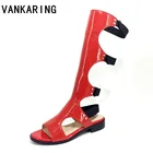 Брендовые модные сандалии-гладиаторы, летние туфли, женские сапоги до колена, женские привлекательные черные римские сапоги с вырезами, кожаные модельные Тапочки