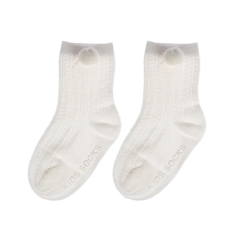 white 1 пара, новые модные хлопковые носки для малышей Вязаные гольфы с помпонами зимние теплые нескользящие носки для новорожденных мальчиков и девочек - Цвет: white
