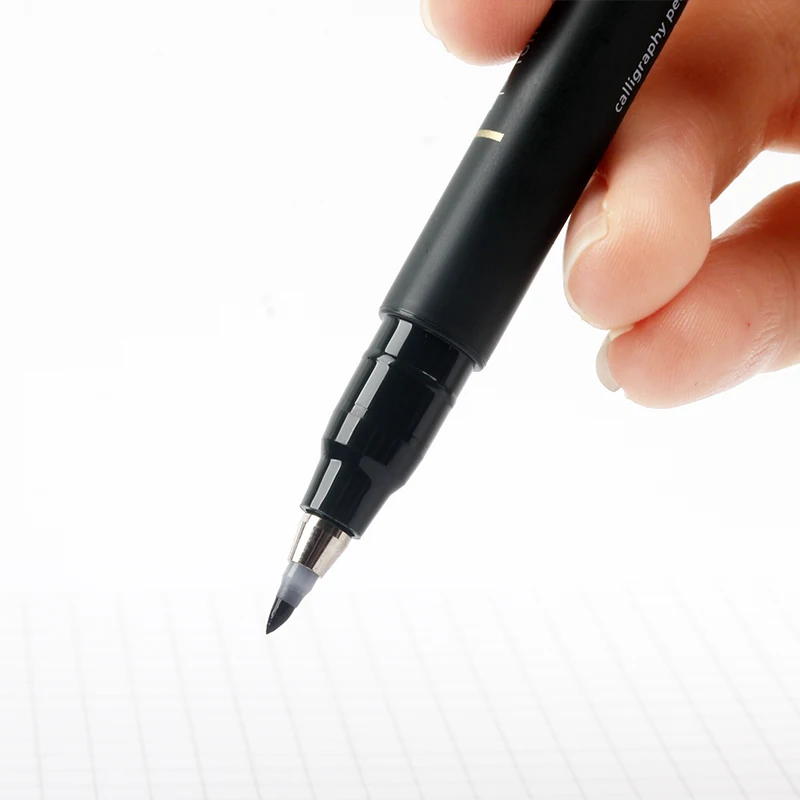 Ручка для каллиграфии TOMBOW с надписью тонкий/кисточка черными чернилами