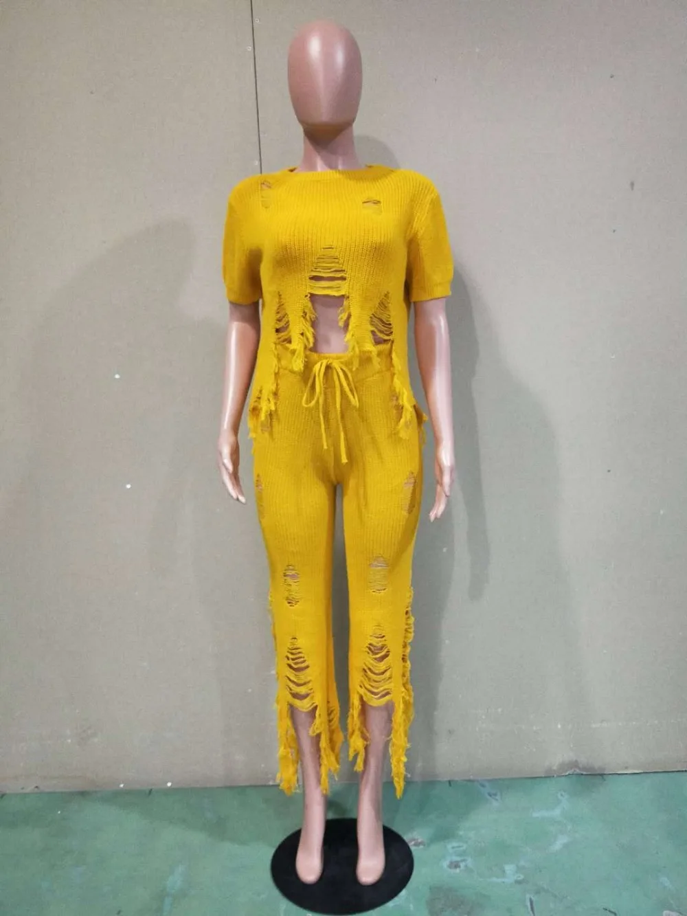 Лидер продаж однотонные асимметричные топы с коротким рукавом и кисточками