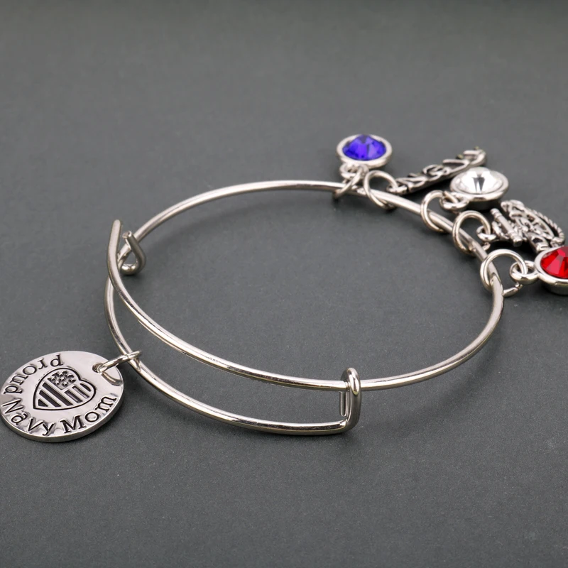 Браслет ручной работы с подвесками для семьи | Украшения и аксессуары