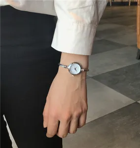 Часы наручные женские с золотистым и серебристым ремешком, 2019