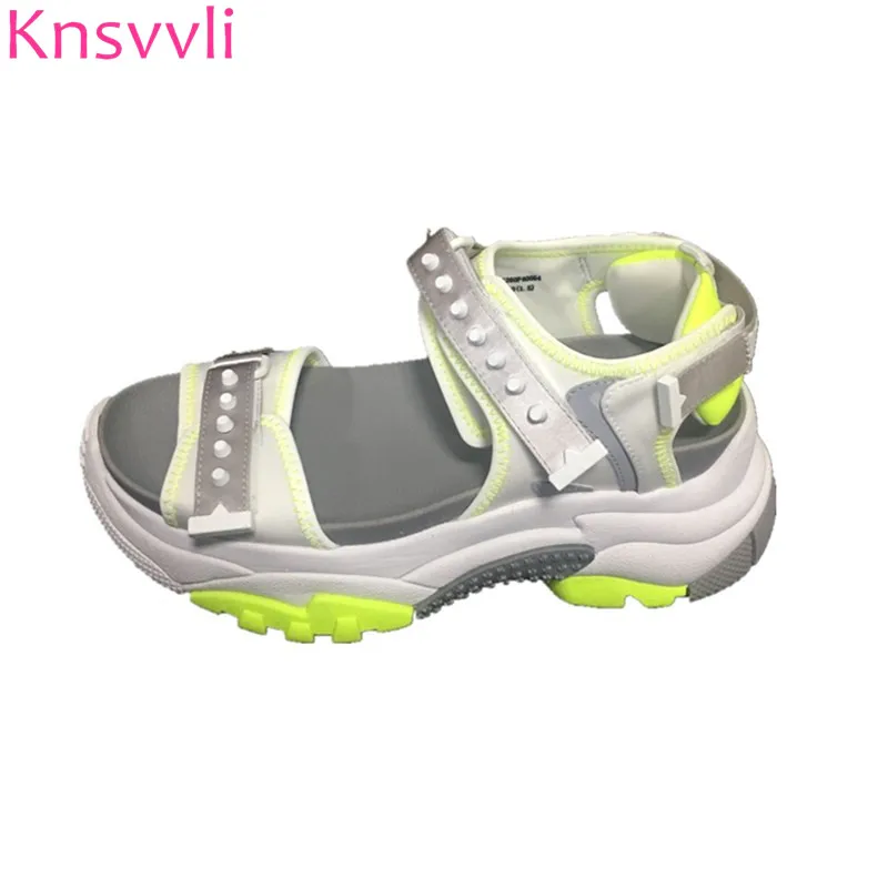 Женские босоножки на платформе с заклепками Разноцветные Повседневные