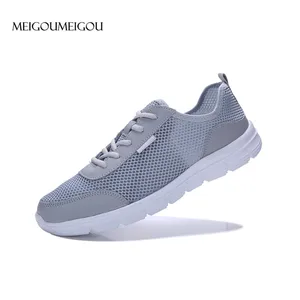 MEIGOUMEIGOUмужские кроссовки больших размеров 35-48, 2018, сверхлегкие сетчатые мужские повседневные туфли, мягкие дышащие кроссовки для пары, мужские повседневные туфли на плоской подошве