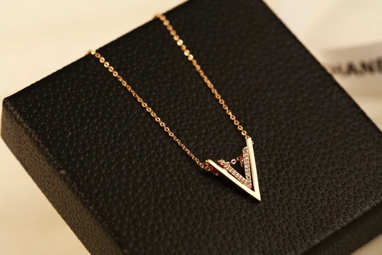 XL89 V письмо ювелирные изделия известные бренды neckless короткие sautoir Кольер femme ожерелье Женские аксессуары ошейник ювелирные изделия kpop