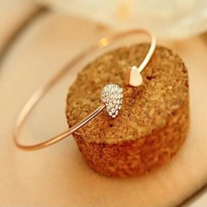 Браслет Регулируемый с двумя сердечками Женский, Ювелирное Украшение с кристаллами, с застежкой-манжеткой, Подарочная бижутерия, 2019