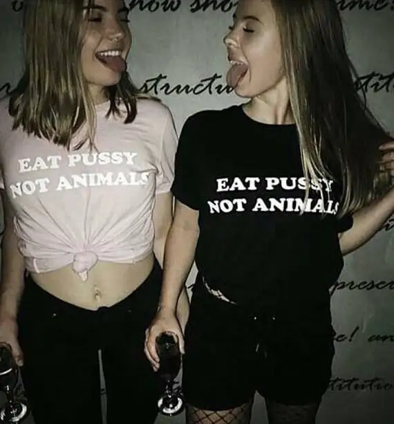Женская футболка с коротким рукавом и принтом Eat pussy not Animal|Футболки| |