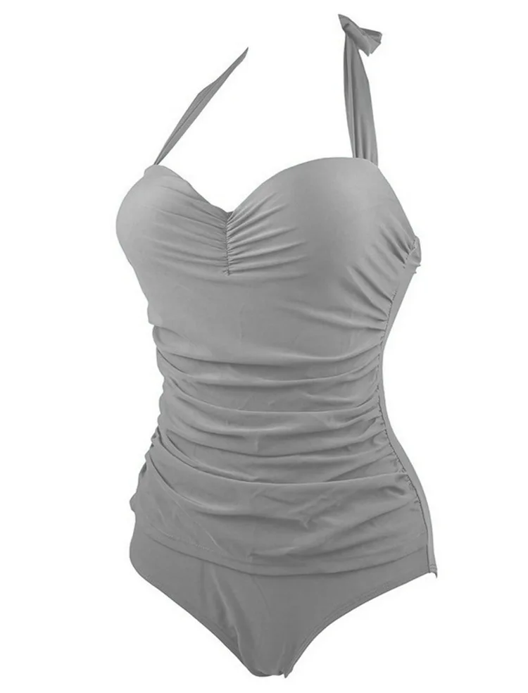 Женский комбинезон на одно плечо с яркой расцветкой.