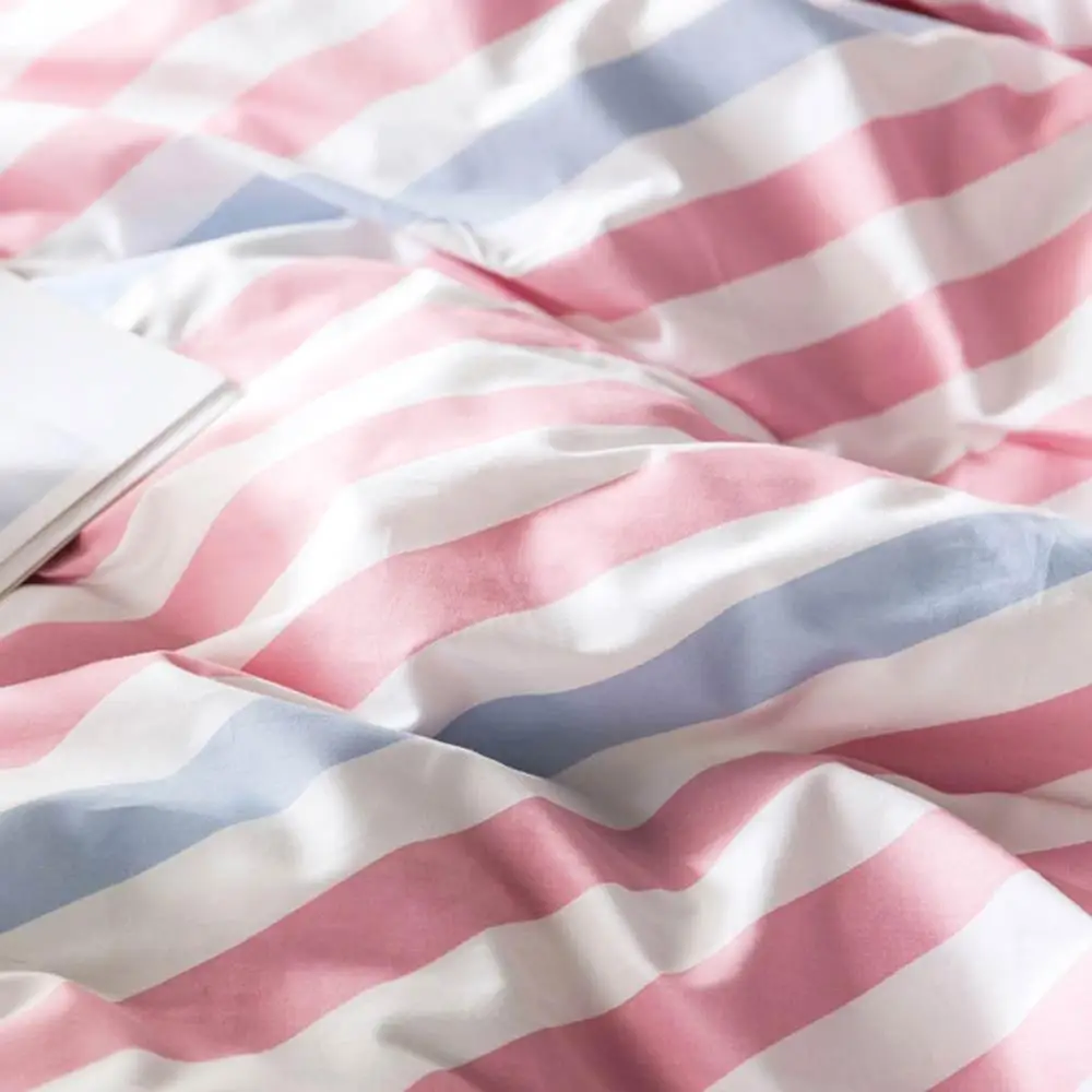 Постельный комплект светло-розового голубого цвета в полоску пододеяльник