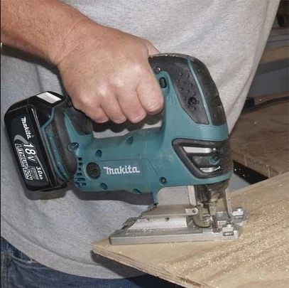 Makita аккумуляторные координатно-пилы BJV180Z оригинальные |