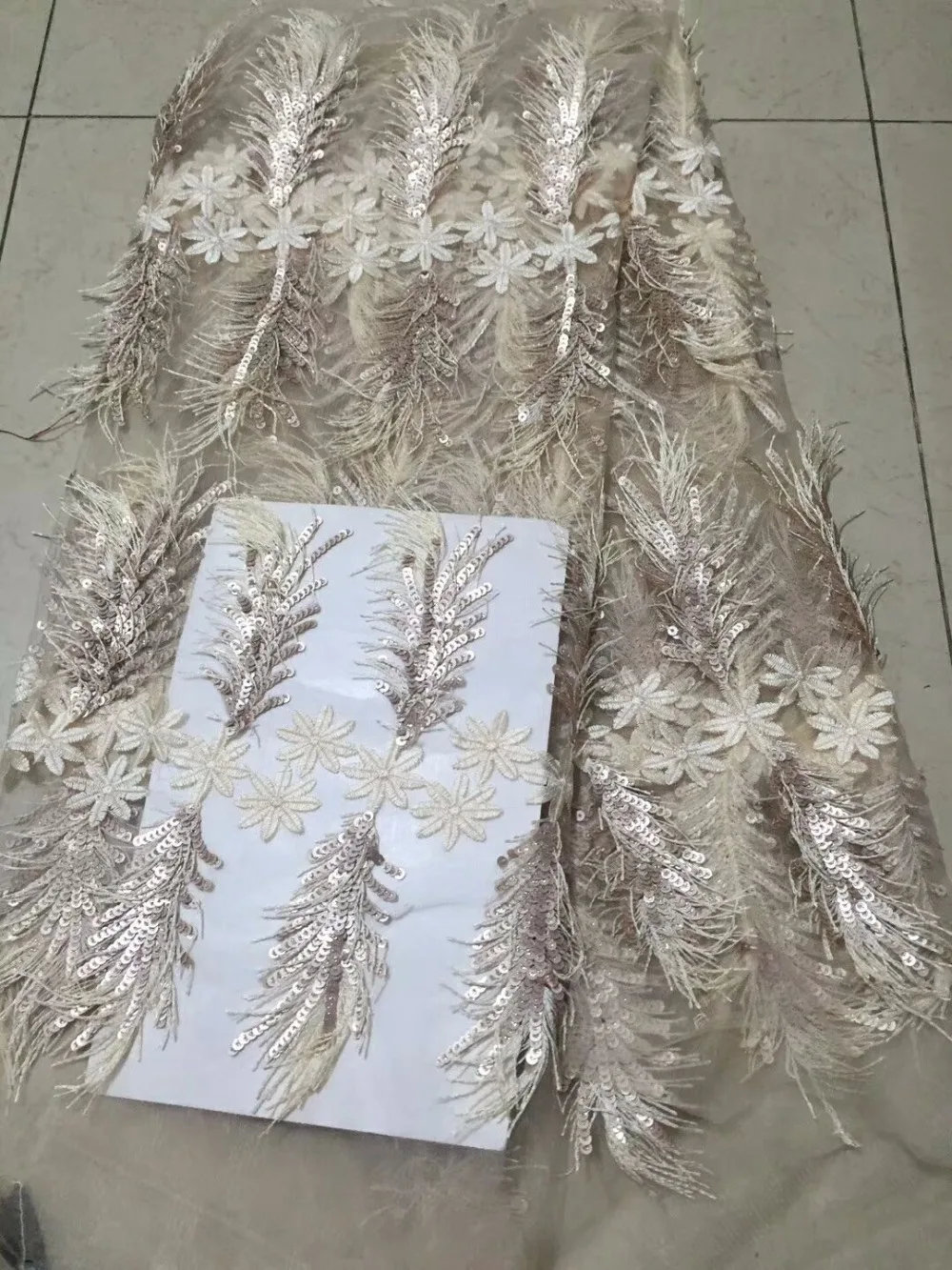 

Latest African Laces Fabrics Embroidered African Guipure French Lace Fabric With Beads 2018 African French Net Lace CDN66