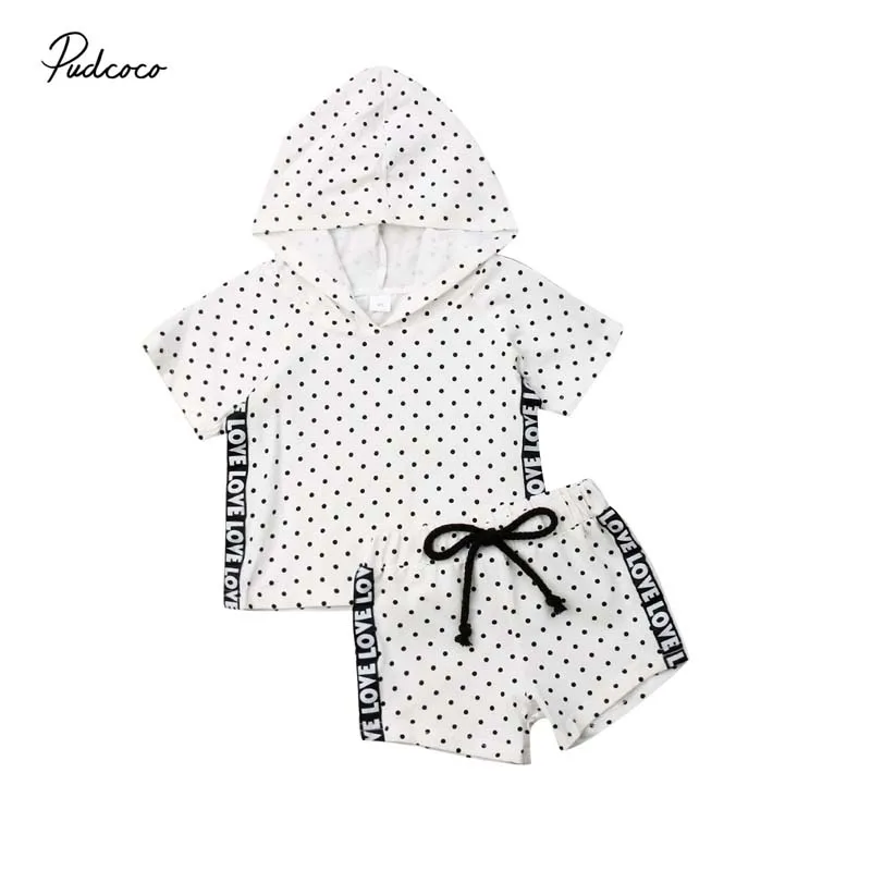 Футболка с капюшоном для маленьких девочек топ и шорты надписью по бокам