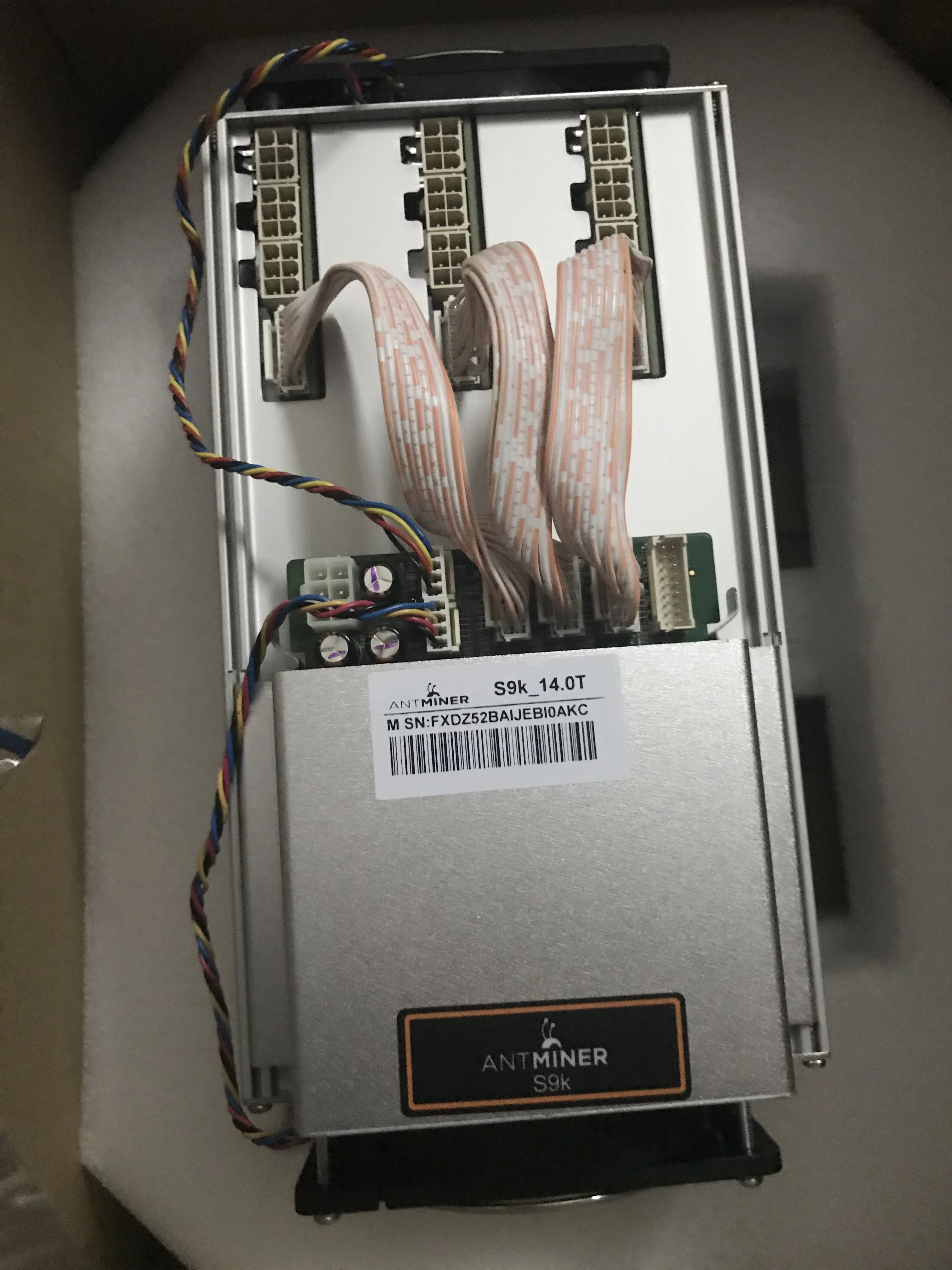 Майнер AntMiner S9K 14T бывший в употреблении BTC BCH 7nm Asic с блоком питания на 2150 Вт лучше