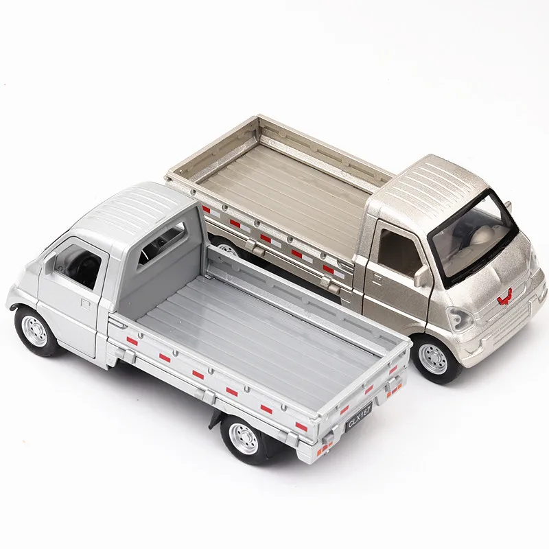 

Diecast Car 1/32 Model Truck Liuzhou Metal Alloy Light Car Simulation Pull Back Vehicles Cars Toys For Kids Gifts For Children
