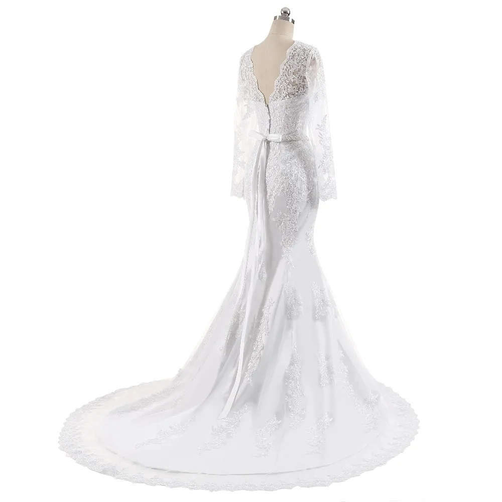 Свадебное платье с длинным рукавом кружевной аппликацией и жемчужным поясом