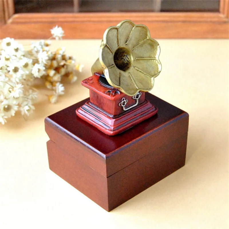 Retro Mini Gramophone Music Box Hand Shake Clockwork Creative Gift | Дом и сад