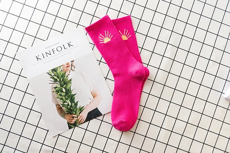 Новинка, милые женские и мужские носки chaussette, зимние носки для скейтборда, женские хлопковые смешанные Носки с рисунком солнца, женские носки для счастливых девушек