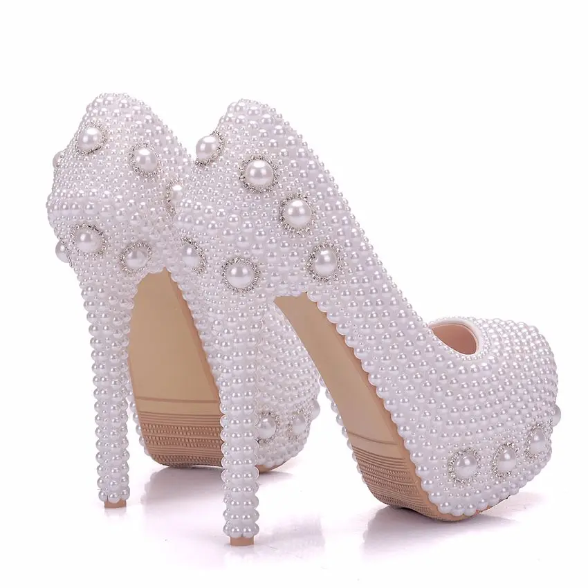 Свадебная обувь ручной работы с жемчугом; женские модельные модные свадебные модельные туфли; женская обувь для вечеринок; туфли-лодочки на высоком каблуке со стразами