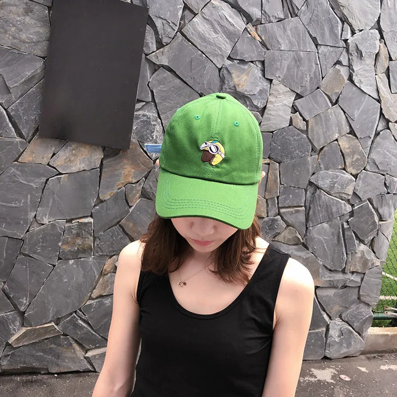 Хлопковая бейсбольная кепка с вышитыми героями мультфильмов на весну и лето