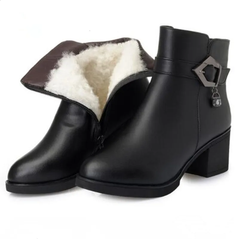 

2022 New Large Size Winter Boots Women Black Fashion Buckle Genuine Leather Shoes Women Boots Fur One Wool Ankle Boots for Women