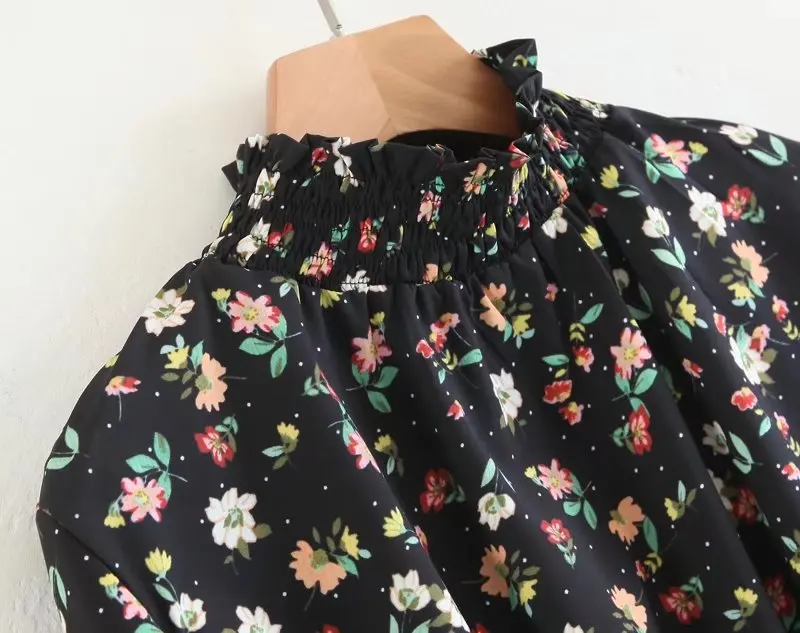 Для женщин Блузки для малышек и Топы корректирующие. |