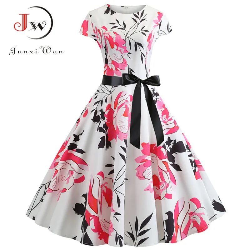 Черное винтажное платье с цветочным принтом женское коротким рукавом элегантное