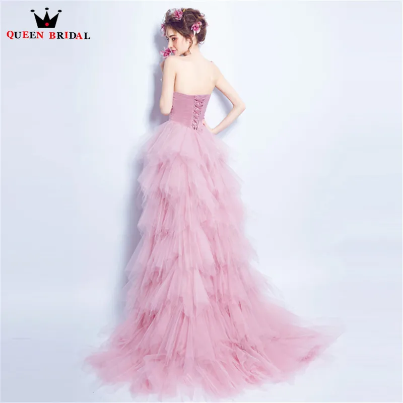 Женское вечернее платье с рюшами розовое короткое из органзы расшитое бисером