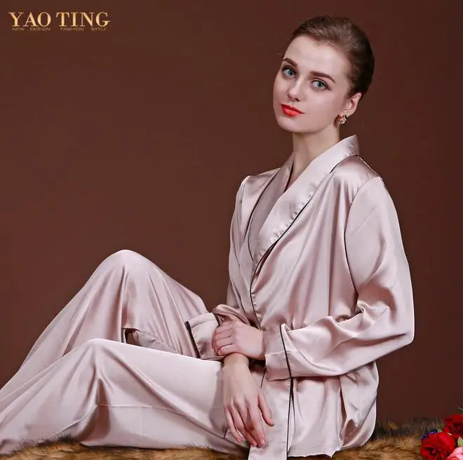 Фото Размер XL Pijama Ночная Рубашка Женщин С Длинными рукавами Платье Поясом Шелковый Размер XL Pijama Ночная Рубашка Женщин С Длинными рукавами Платье Поясом Шелковый