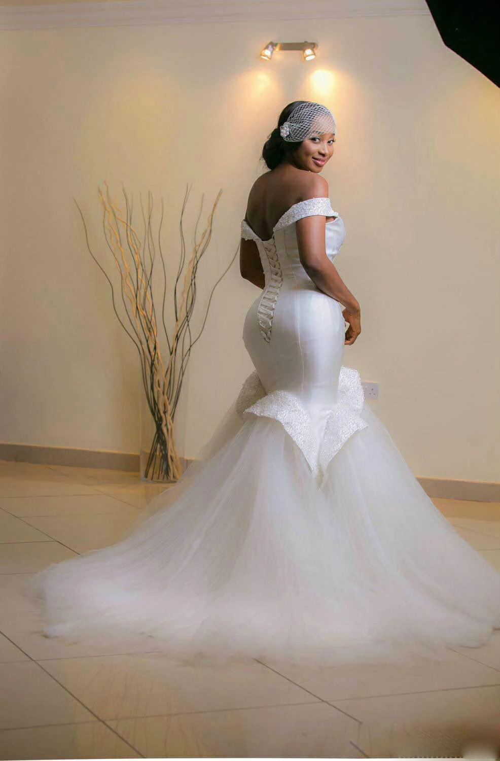 Elegant Off Shoulder Mermaid Wedding Dresses 2019 Ruffles Beading Arab Bride Dress Sweep Train Lace Up Gowns Plus Size | Свадьбы и