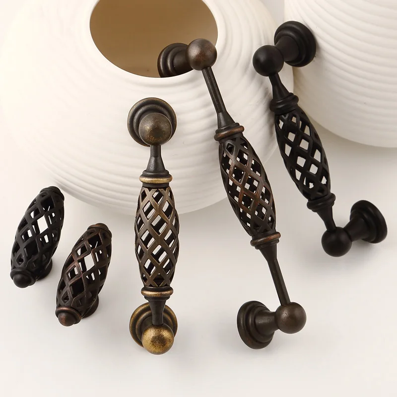 Полый дизайн 2 шт Европейский антикварный кухонный шкаф дверные ручки ящик