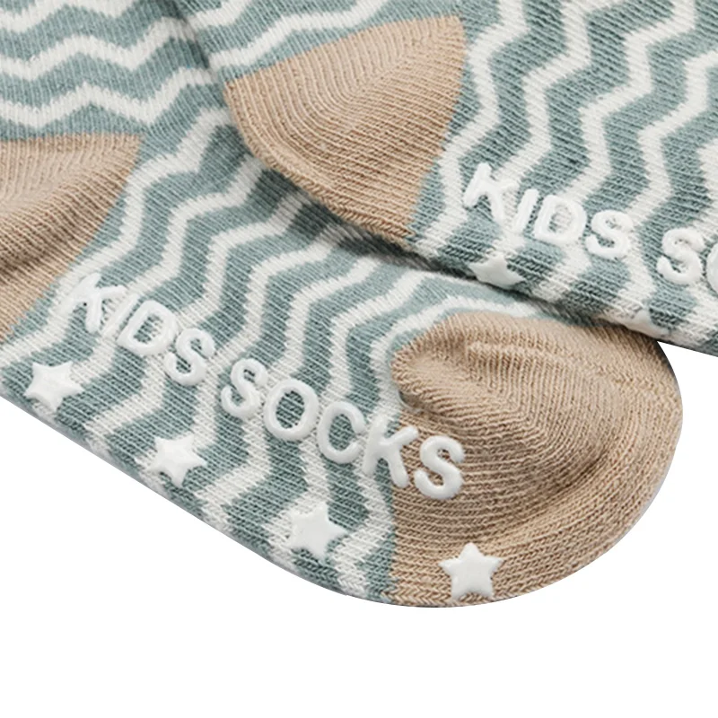 Детские носки хлопковые до колена теплые мягкие нескользящие с героями