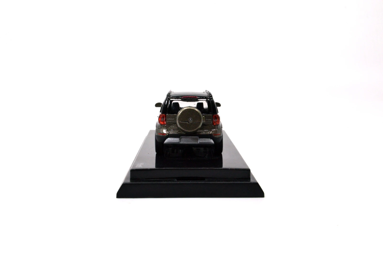 1:64 1/64 1 64 SVW Skoda Yeti 2013 коричневый литой под давлением игрушечный автомобиль