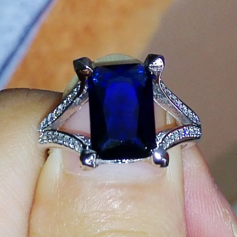 Мужское Винтажное кольцо из серебра 925 пробы с фианитом