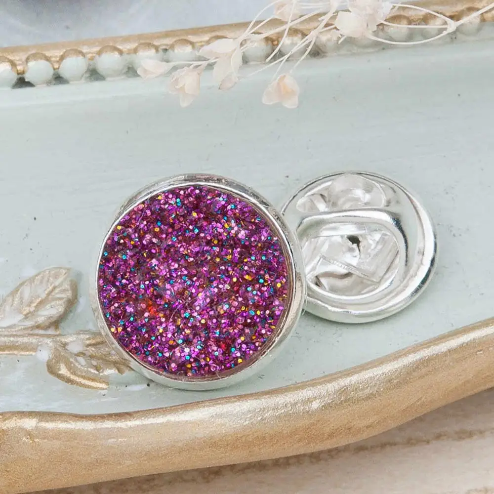 DoreenBeads 1 шт. цвет ful смолы галстук Tac лацкан рюкзак булавки значки Броши Круглый Серебряный цвет AB цвет сумки шляпа украшения - Цвет: Purple