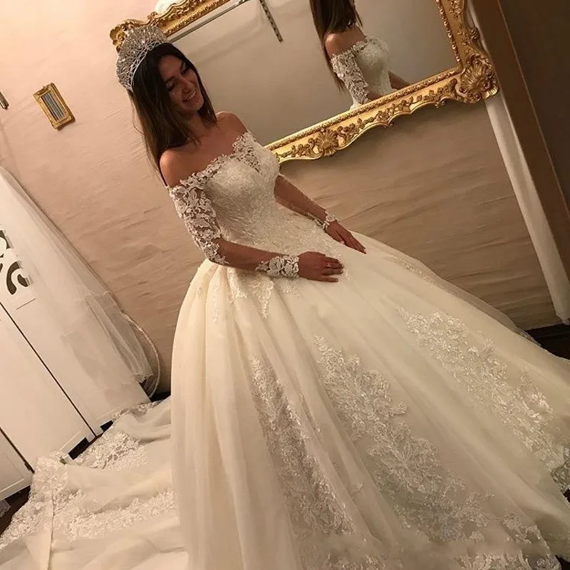 

2019 Vintage Wedding Gowns Long Sleeves Elegant Puffy Bridal Gowns Beaded Lace High End Wedding Gowns Tulle Vestido De Noiva