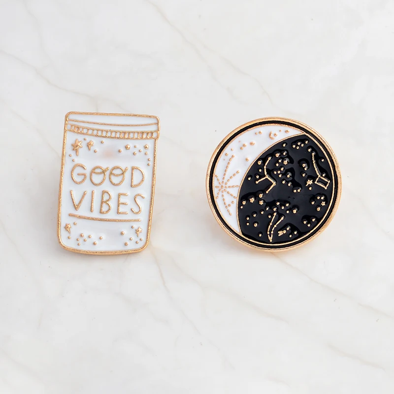 С героями мультфильмов Хорошее VIBES бутылек Созвездие брошь &quotКосмос&quot пряжкой