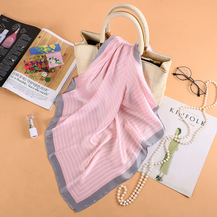 

2018 Spring and summer new fashion simulation silk satin printing small square towel hundred professional temperament silk towel