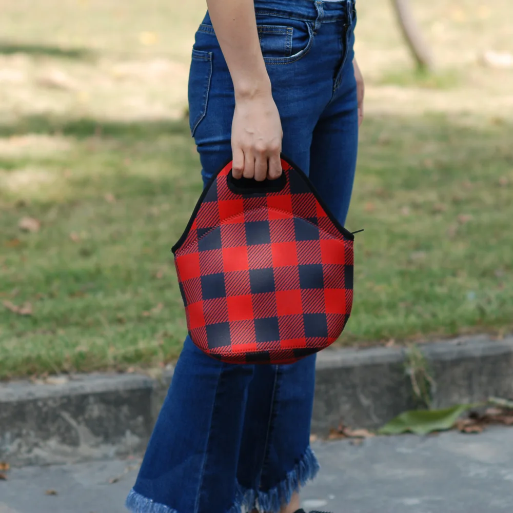 

29cm*15cm*29cm Red Plaid Neoprene Food Carrier Wholesale Blanks Lunch Box Cooler Bag Team Accessories Holder Tote DOM106356