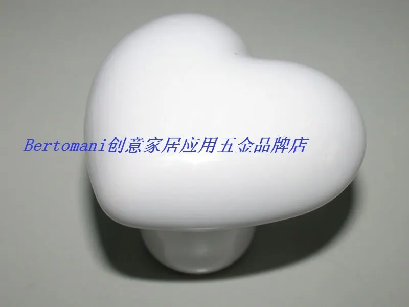 

24pcs lot free shipping Porcelain love heart shape cabinet knobs