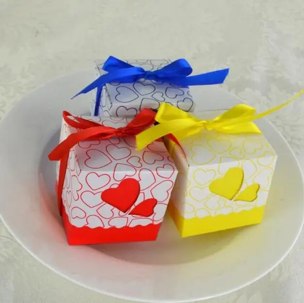 Праздничные поставки цветные конфеты в форме сердца Подарочная коробка из