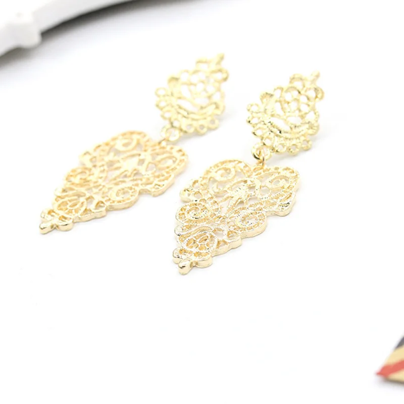 gold Модные серьги для женщин, ажурные серебряные Подвесные серьги с листьями для женщин, популярные корейские Висячие серьги для женщин, ювелирные изделия - Окраска металла: gold