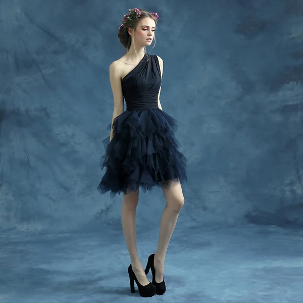 Новинка 2016 сексуальное черное одно плечо многоуровневое мини бальные платья