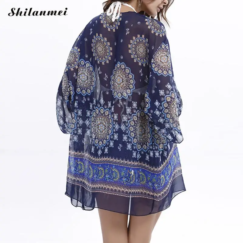 Богемное летнее пляжное длинное кимоно с цветочным принтом черного и синего