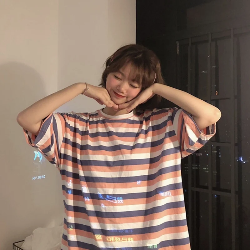 Женская футболка в радужную полоску свободная с коротким рукавом Корейском