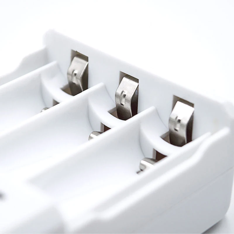 Светодиодное интеллектуальное зарядное устройство для аккумуляторов Ni-MH NI-CD AA AAA