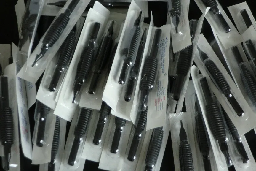 40 шт. 3RT Черный кремний disposable Татуировка Захваты трубки 16 мм